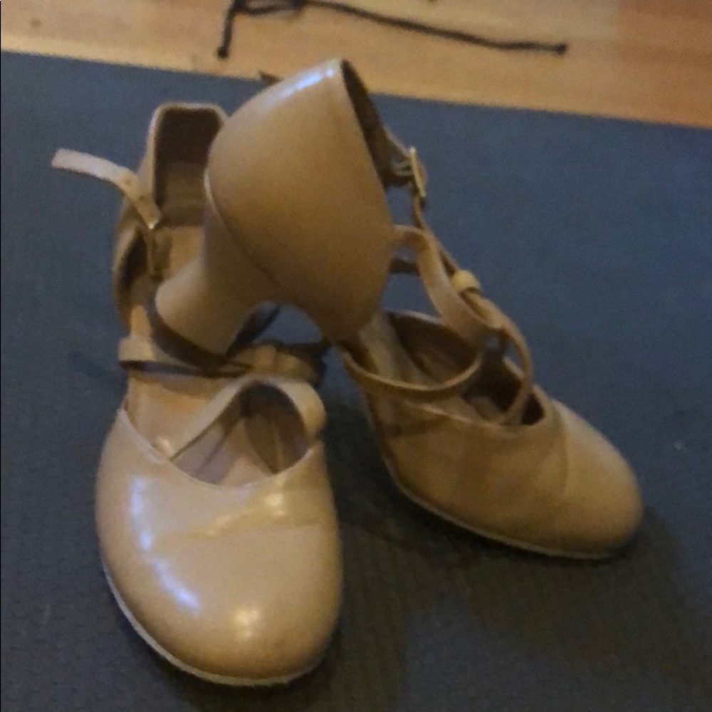 LaDuca Character Shoes (Tan 7.5)